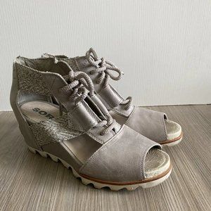 Sorel Womens Joanie Hi Ankle Lace Wedge Sandals Gray White Size 8.5 Leather